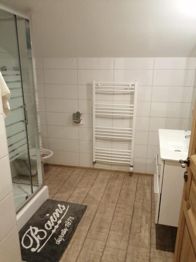 Cazare Regim Hotelier Zarnesti Exterior photo
